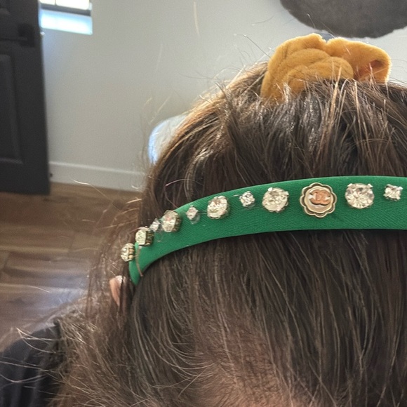 CHANEL Accessories - ❣️- - Headband up cycle Chanel button